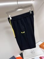 ⁦شورت رياضي رجالي عصري من فندي⁩ - الصورة ⁦3⁩