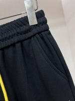 ⁦شورت رياضي رجالي عصري من فندي⁩ - الصورة ⁦5⁩