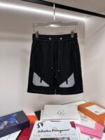 ⁦شورت رياضي رجالي عصري من فندي⁩ - الصورة ⁦3⁩