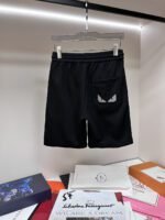 ⁦شورت رياضي رجالي عصري من فندي⁩ - الصورة ⁦4⁩