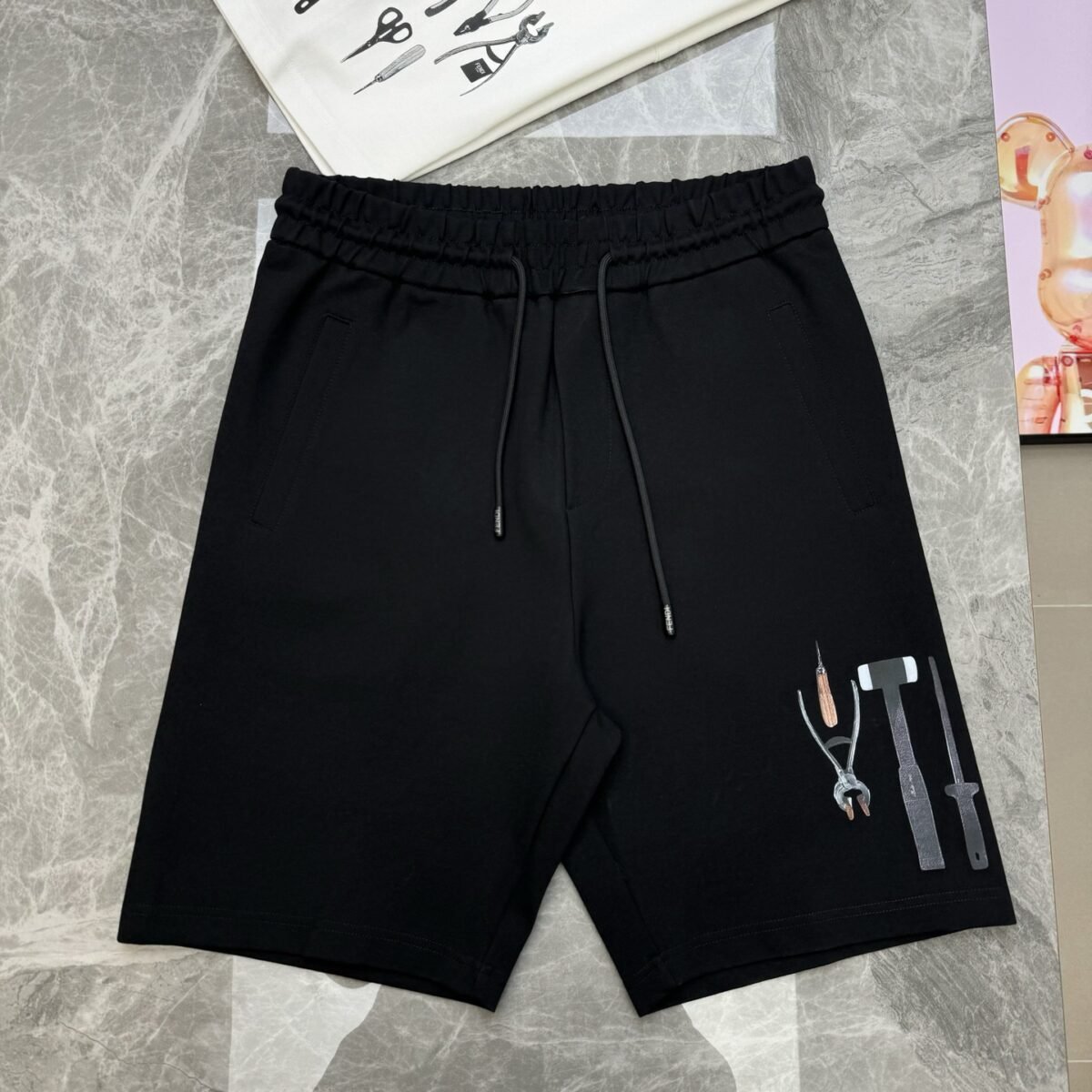 ⁦شورت فندي الجديد للربيع والصيف⁩ - الصورة ⁦2⁩