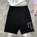 ⁦شورت فندي الجديد للربيع والصيف⁩ - الصورة ⁦2⁩