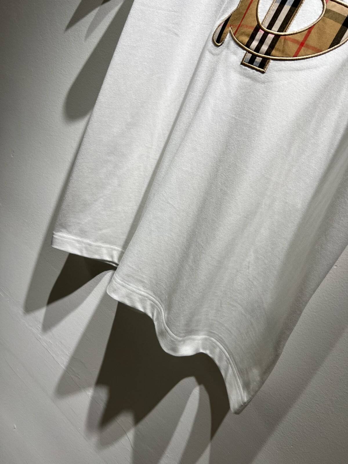 ⁦تي شيرت بربري الجديد للربيع والصيف بأكمام قصيرة.⁩ - الصورة ⁦8⁩