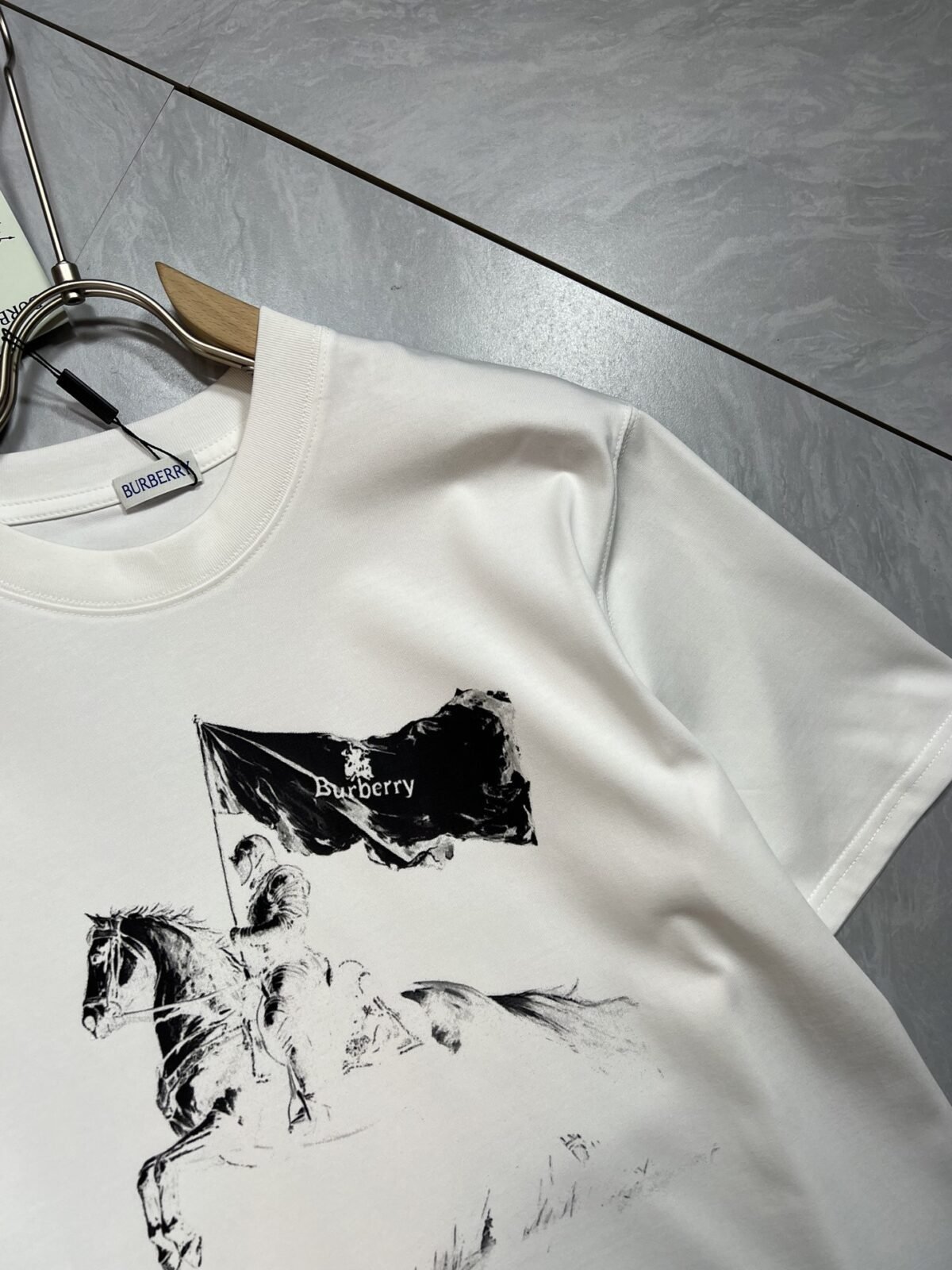 ⁦تيشيرت بربري الجديد من القطن بياقة دائرية وأكمام قصيرة⁩ - الصورة ⁦6⁩