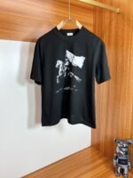 ⁦تيشيرت بربري الجديد من القطن بياقة دائرية وأكمام قصيرة⁩ - الصورة ⁦3⁩