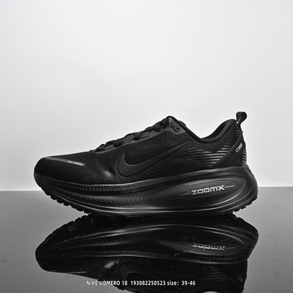 حذاء Nike ZoomX Vomero 18