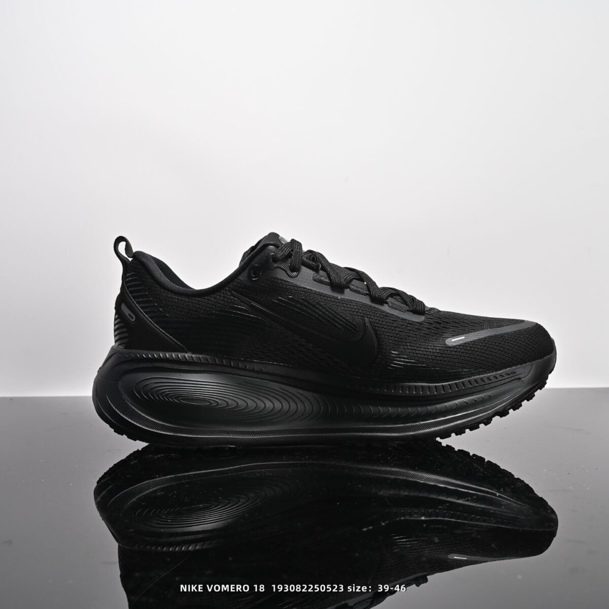 ⁦حذاء Nike ZoomX Vomero 18⁩ - الصورة ⁦2⁩