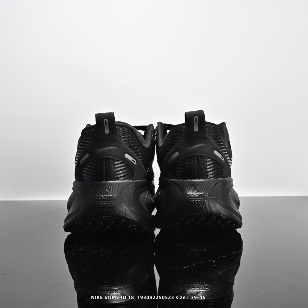 ⁦حذاء Nike ZoomX Vomero 18⁩ - الصورة ⁦6⁩