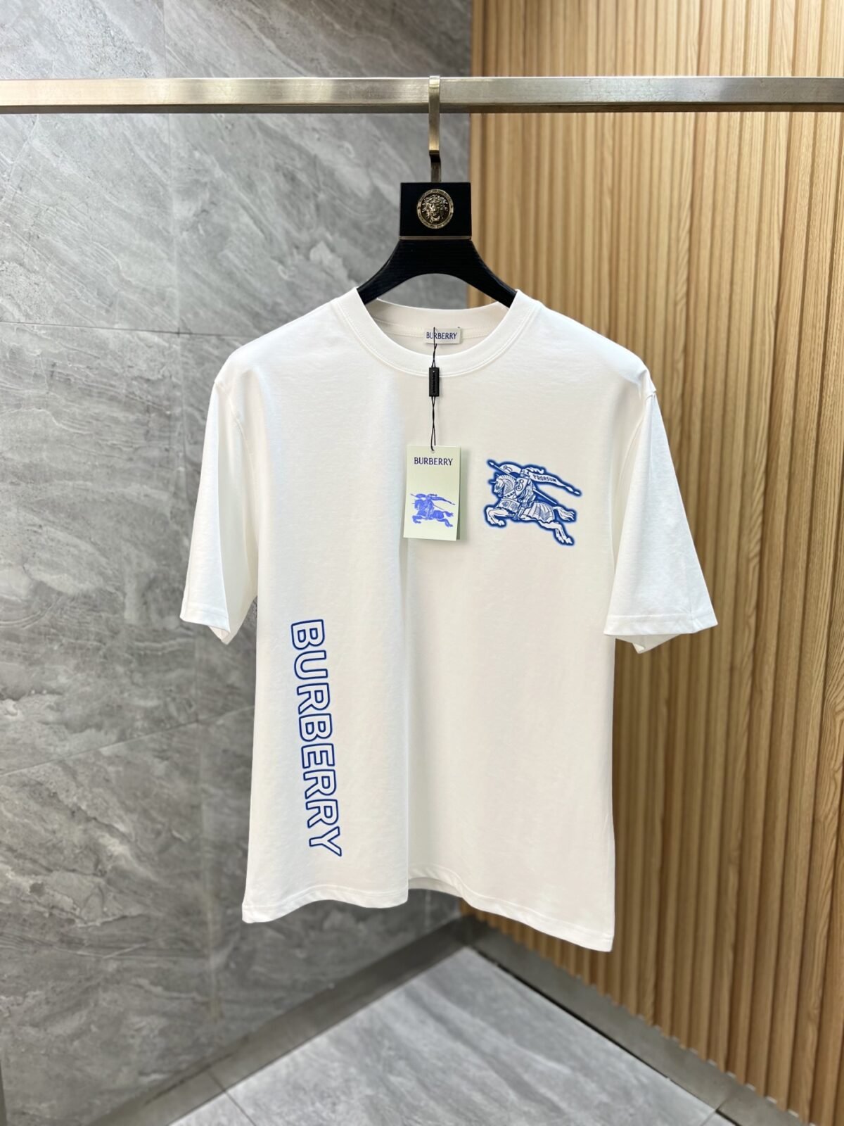 ⁦تيشيرت بربري الجديد من القطن بياقة دائرية وأكمام قصيرة⁩ - الصورة ⁦2⁩