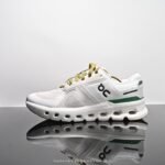 حذاء On Cloudrunner 2