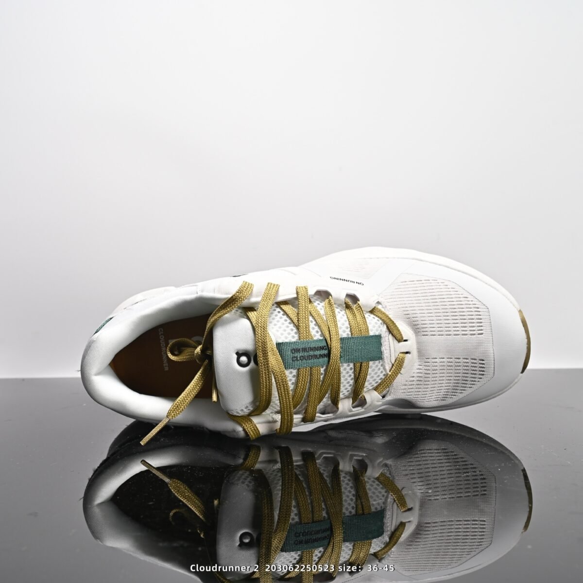 ⁦حذاء On Cloudrunner 2⁩ - الصورة ⁦4⁩