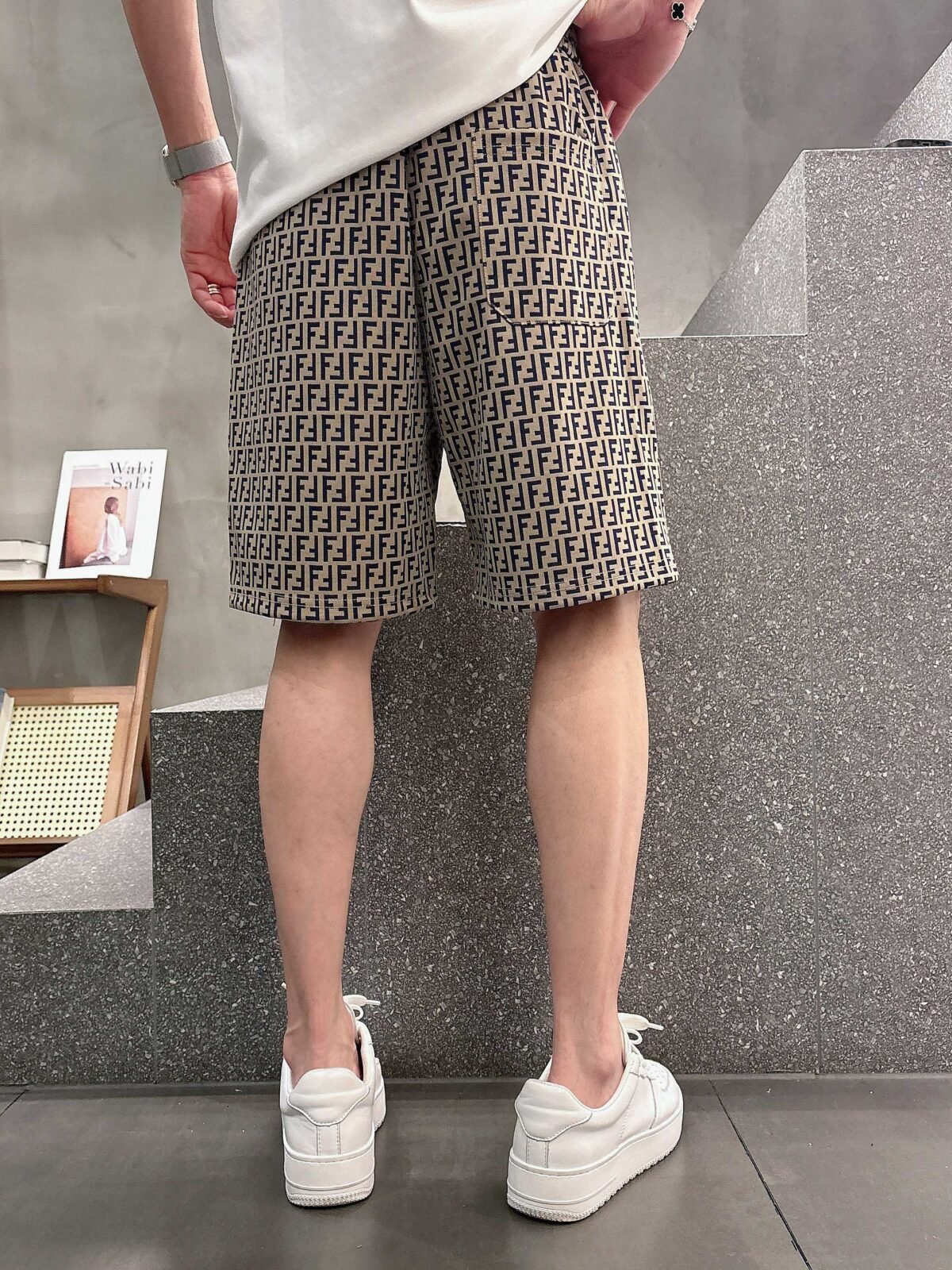 ⁦شورت رجالي كاجوال جديد من فندي⁩ - الصورة ⁦6⁩