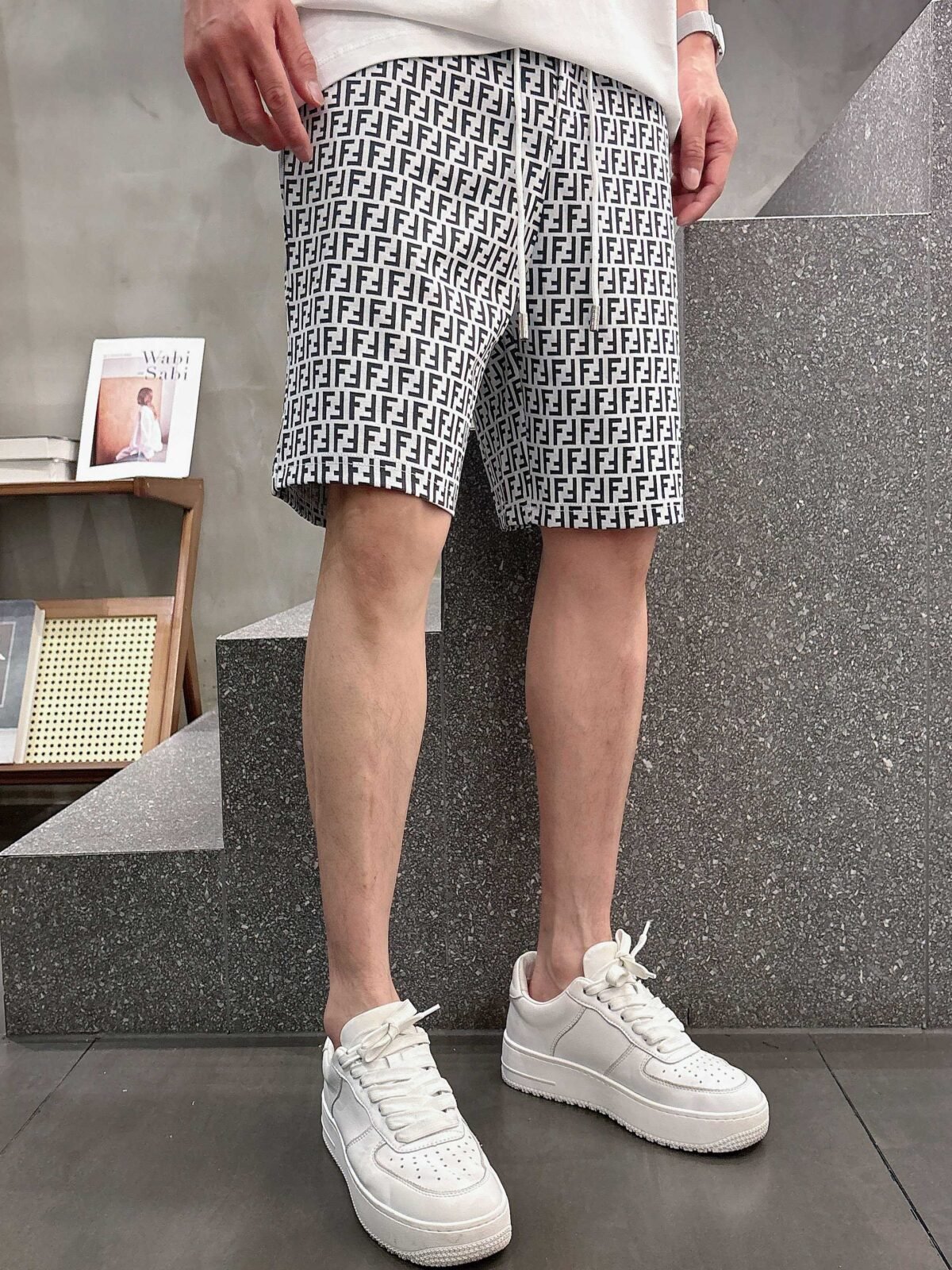 ⁦شورت رجالي كاجوال جديد من فندي⁩ - الصورة ⁦3⁩