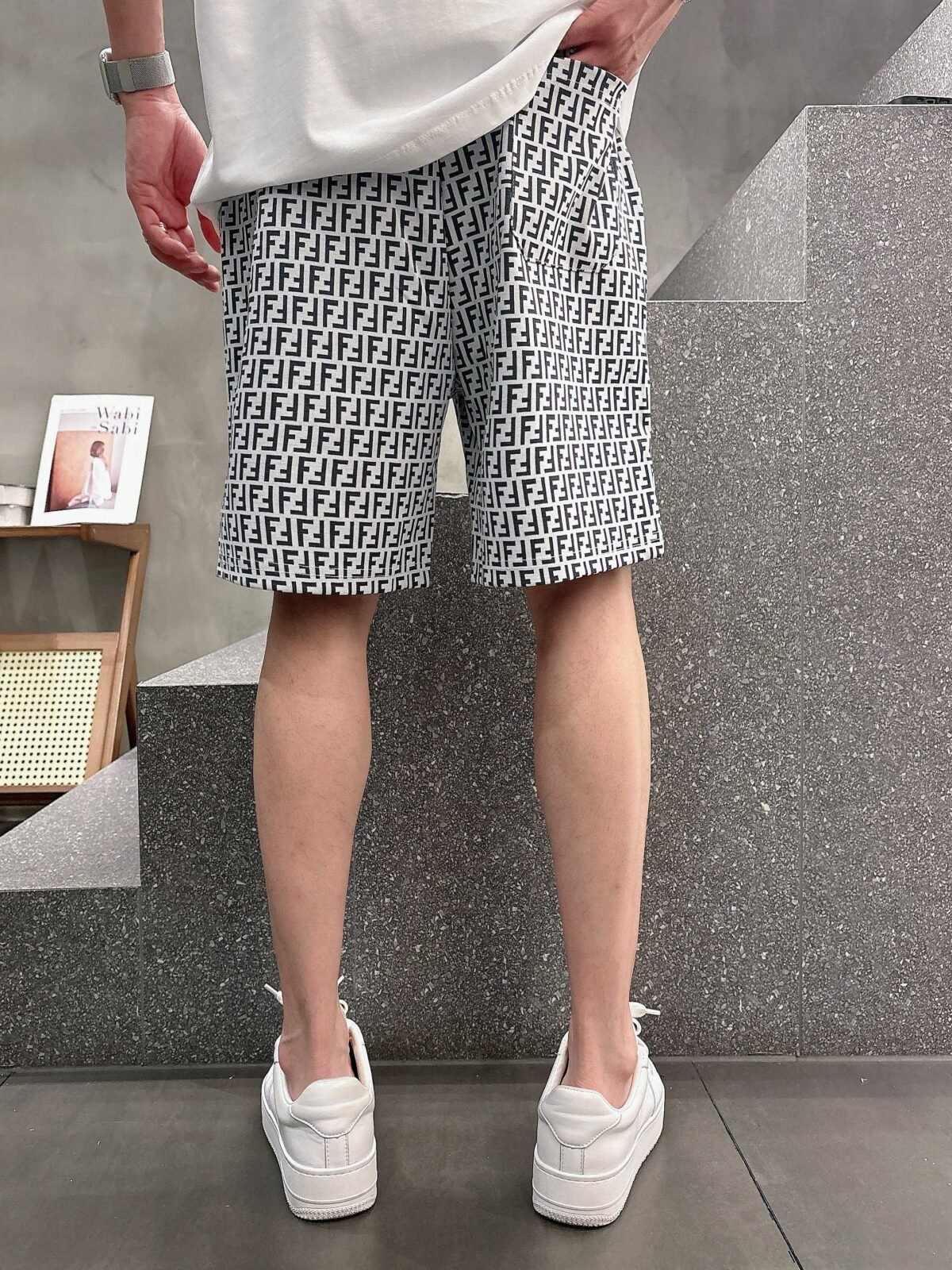 ⁦شورت رجالي كاجوال جديد من فندي⁩ - الصورة ⁦6⁩