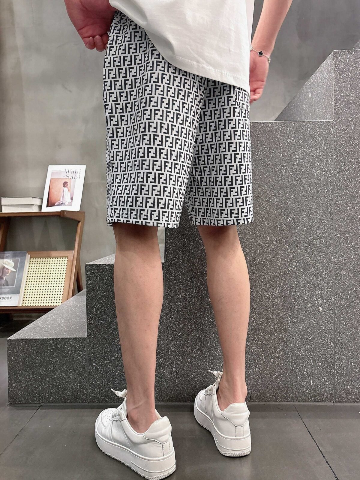 ⁦شورت رجالي كاجوال جديد من فندي⁩ - الصورة ⁦7⁩