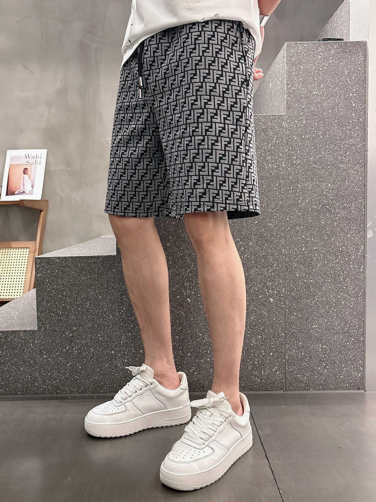 ⁦شورت رجالي كاجوال جديد من فندي⁩ - الصورة ⁦3⁩