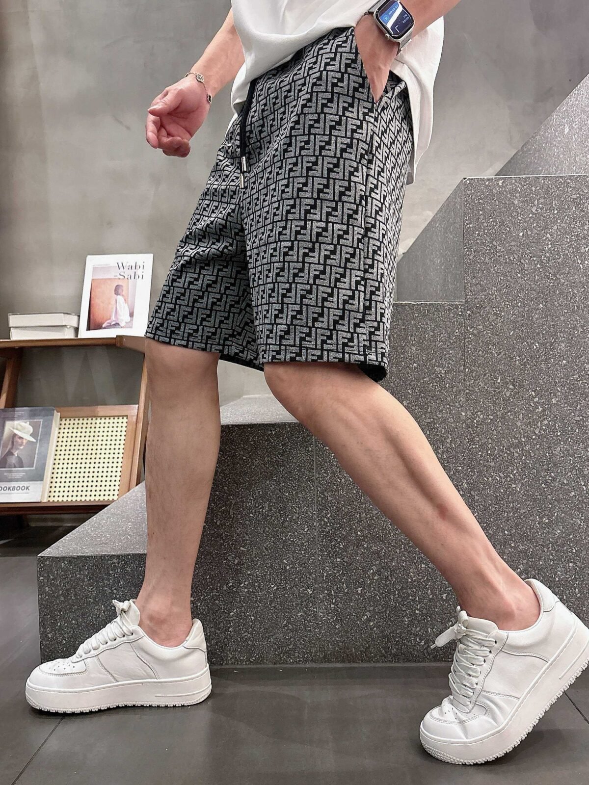 ⁦شورت رجالي كاجوال جديد من فندي⁩ - الصورة ⁦5⁩