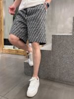 ⁦شورت رجالي كاجوال جديد من فندي⁩ - الصورة ⁦2⁩