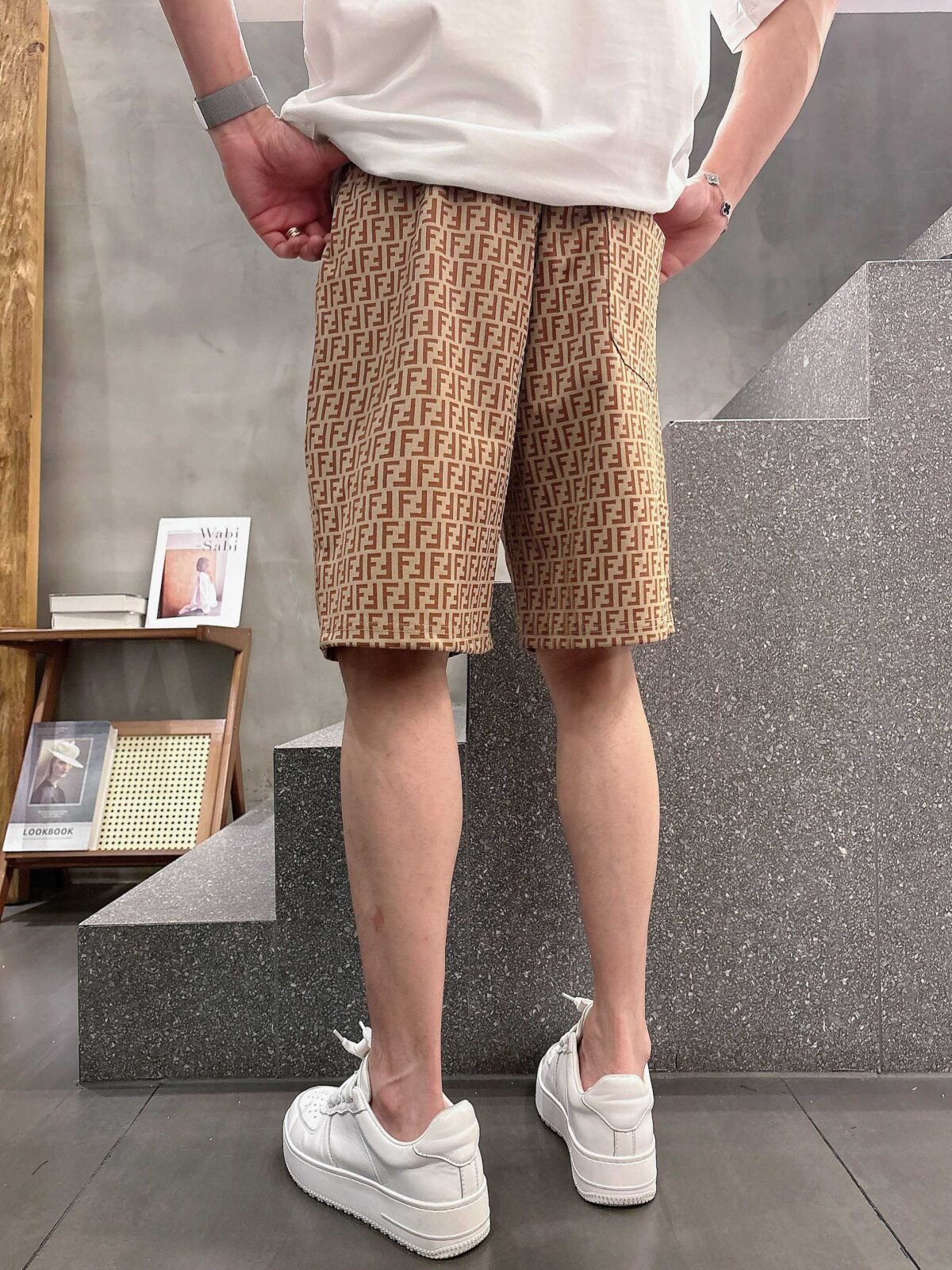 ⁦شورت رجالي كاجوال جديد من فندي⁩ - الصورة ⁦5⁩