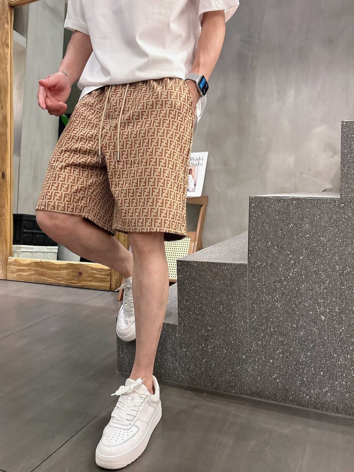 ⁦شورت رجالي كاجوال جديد من فندي⁩ - الصورة ⁦3⁩