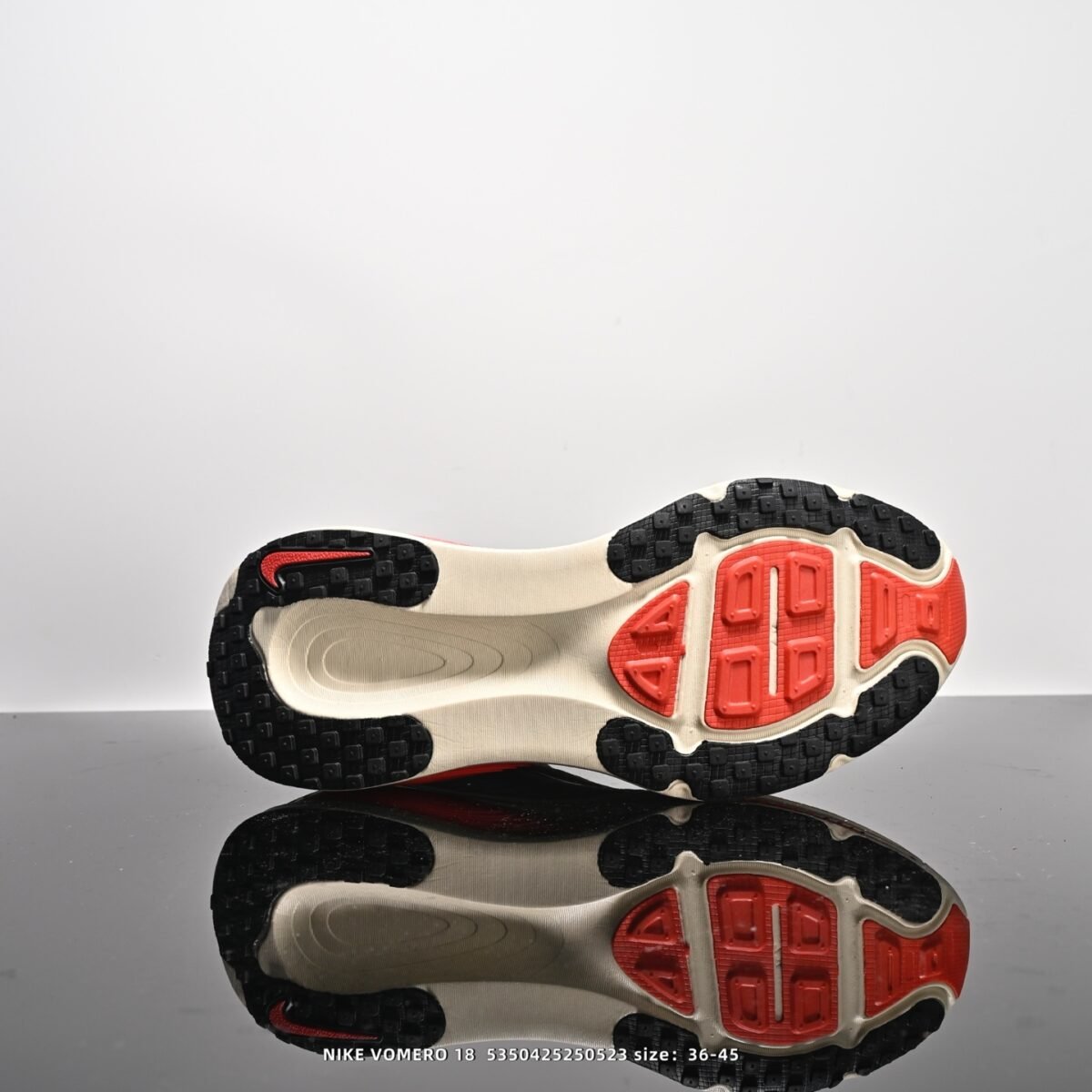⁦حذاء Nike ZoomX Vomero 18⁩ - الصورة ⁦3⁩