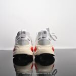 ⁦حذاء Nike ZoomX Vomero 18⁩ - الصورة ⁦6⁩