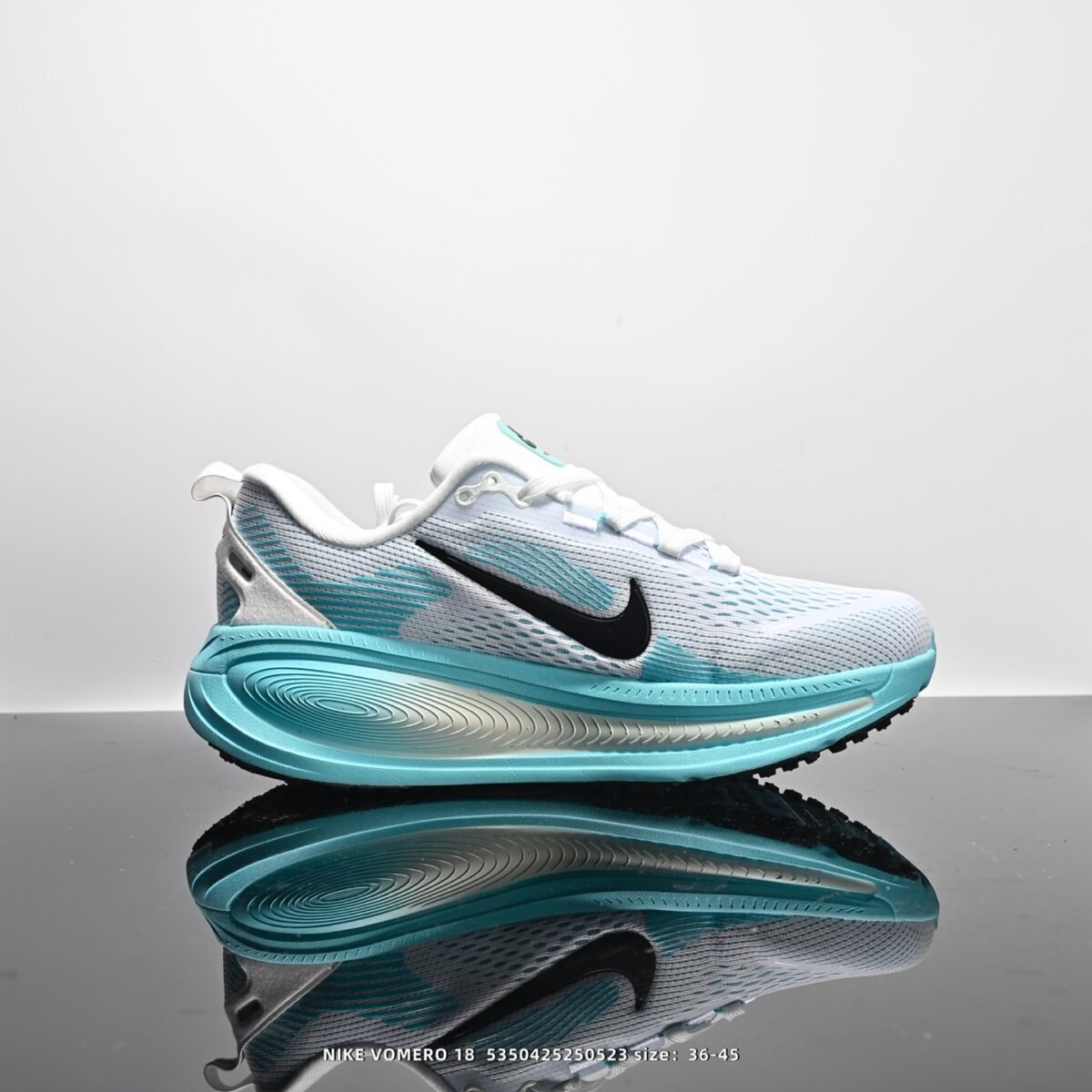 ⁦حذاء Nike ZoomX Vomero 18⁩ - الصورة ⁦2⁩