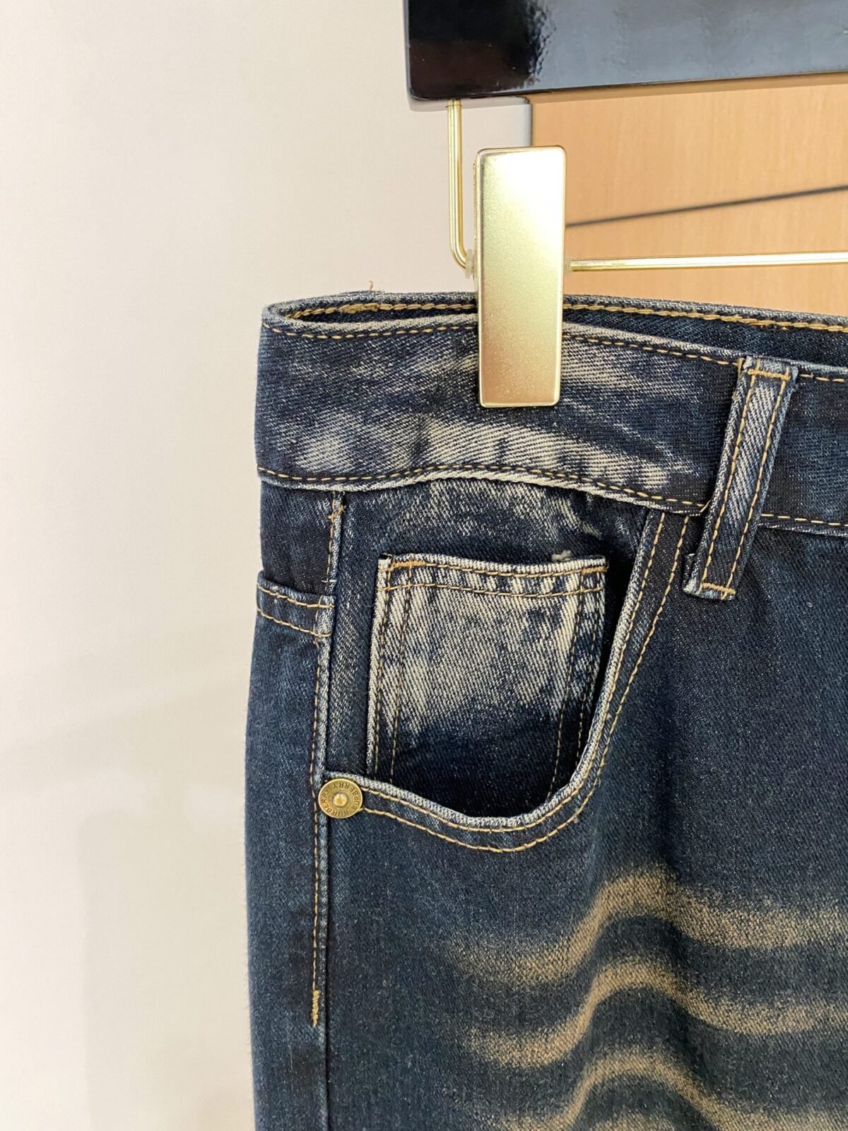 ⁦بنطلون جينز بربري للفصول الأربعة⁩ - الصورة ⁦5⁩