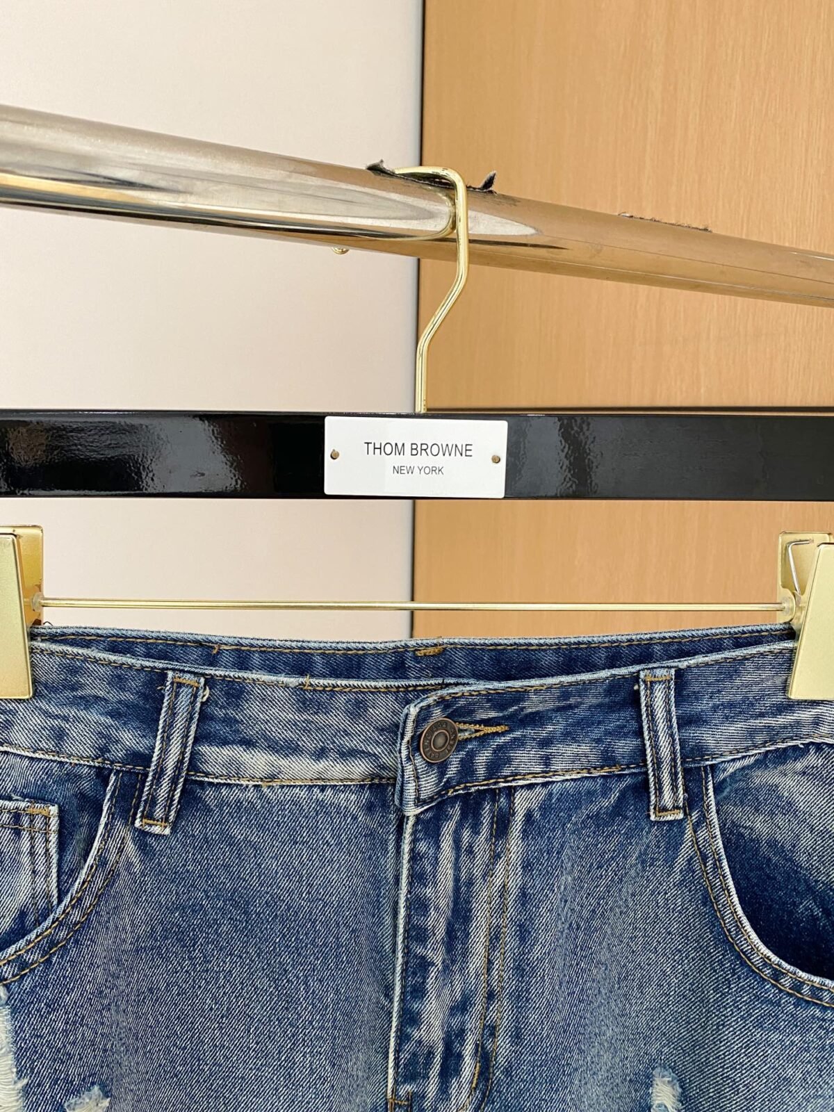 ⁦بنطلون جينز Balenciaga للفصول الأربعة⁩ - الصورة ⁦8⁩