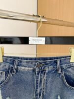 ⁦بنطلون جينز Balenciaga للفصول الأربعة⁩ - الصورة ⁦8⁩