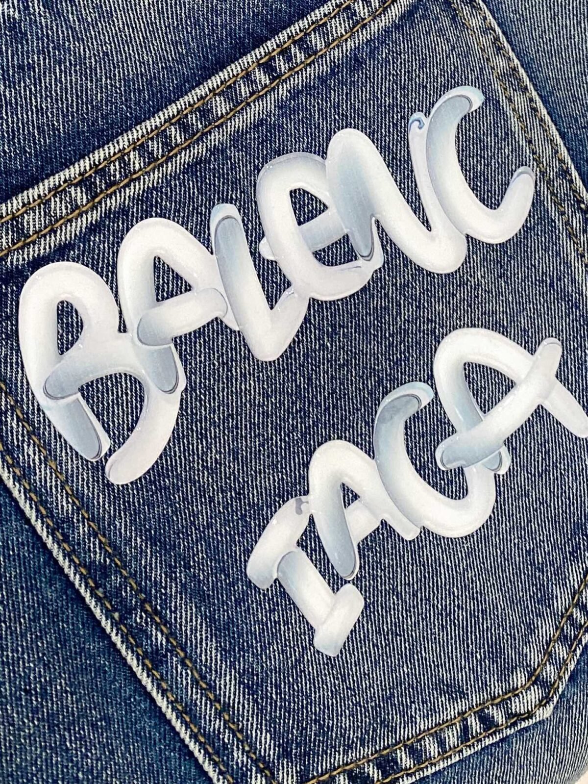 ⁦بنطلون جينز Balenciaga للفصول الأربعة⁩ - الصورة ⁦7⁩