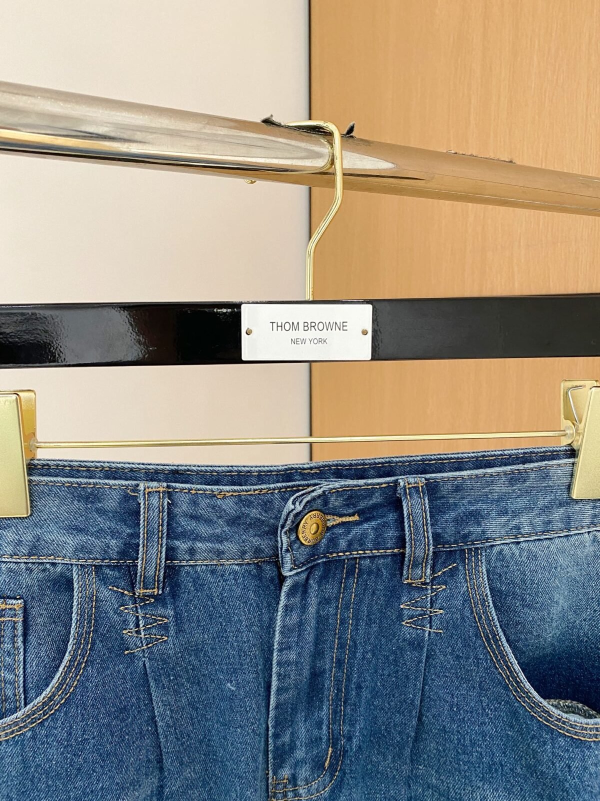 ⁦بنطلون جينز بربري للفصول الأربعة⁩ - الصورة ⁦4⁩