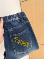 ⁦جينز فندي فور سيزونز⁩ - الصورة ⁦3⁩