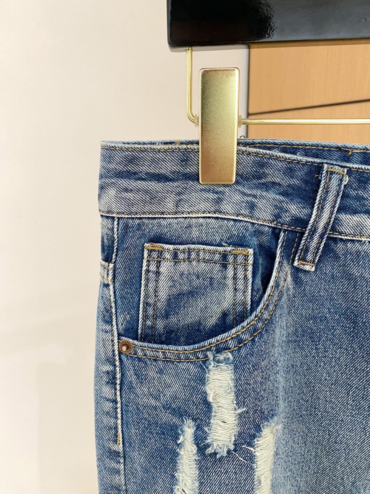 ⁦بنطلون جينز Balenciaga للفصول الأربعة⁩ - الصورة ⁦5⁩