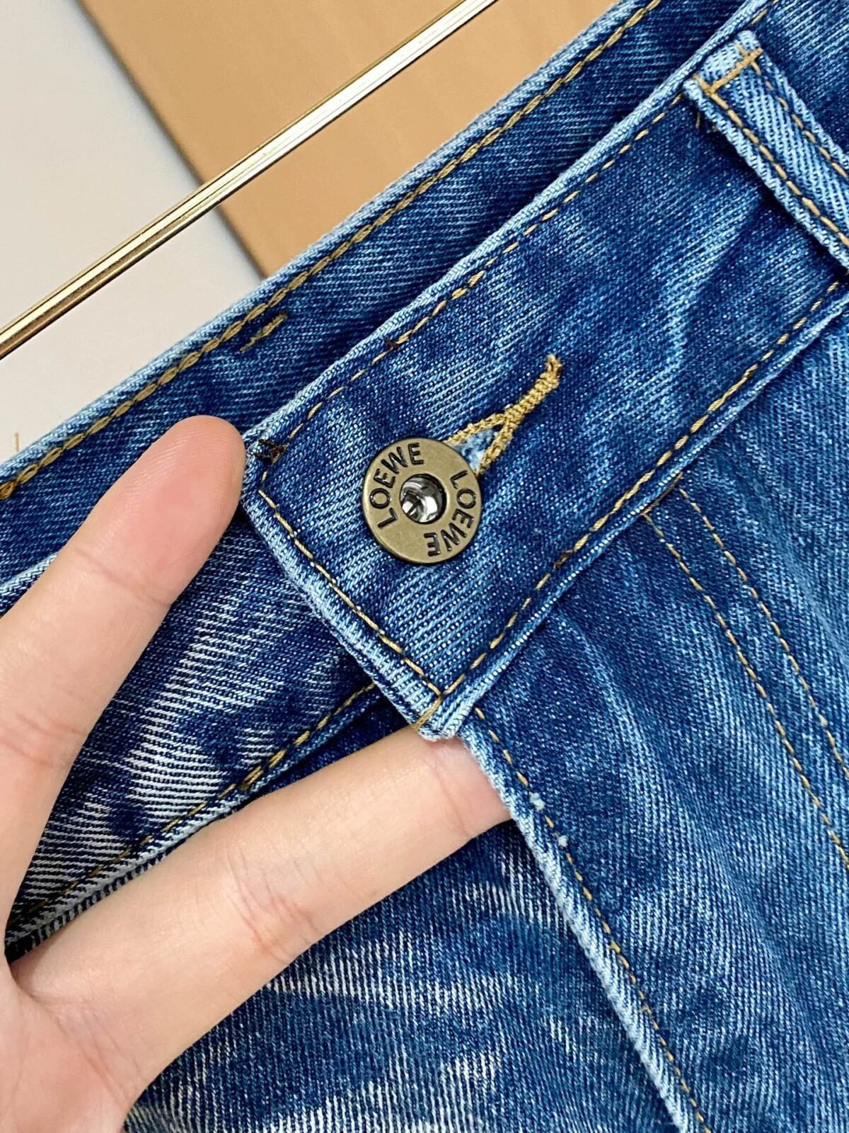 ⁦جينز لويفي فور سيزونز⁩ - الصورة ⁦4⁩