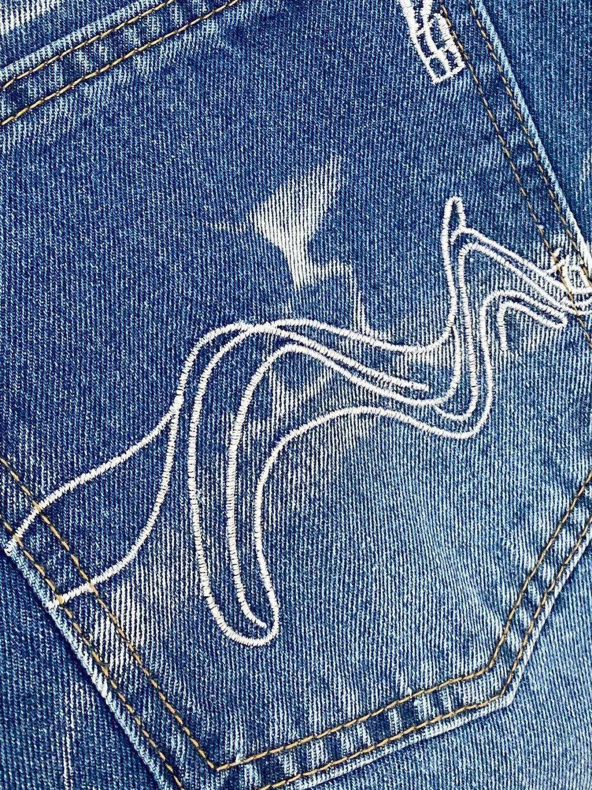 ⁦جينز لويفي فور سيزونز⁩ - الصورة ⁦5⁩