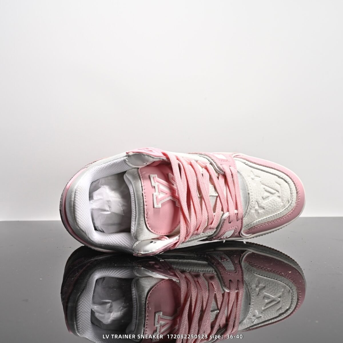 ⁦حذاء Louis Vuitton Trainer⁩ - الصورة ⁦4⁩
