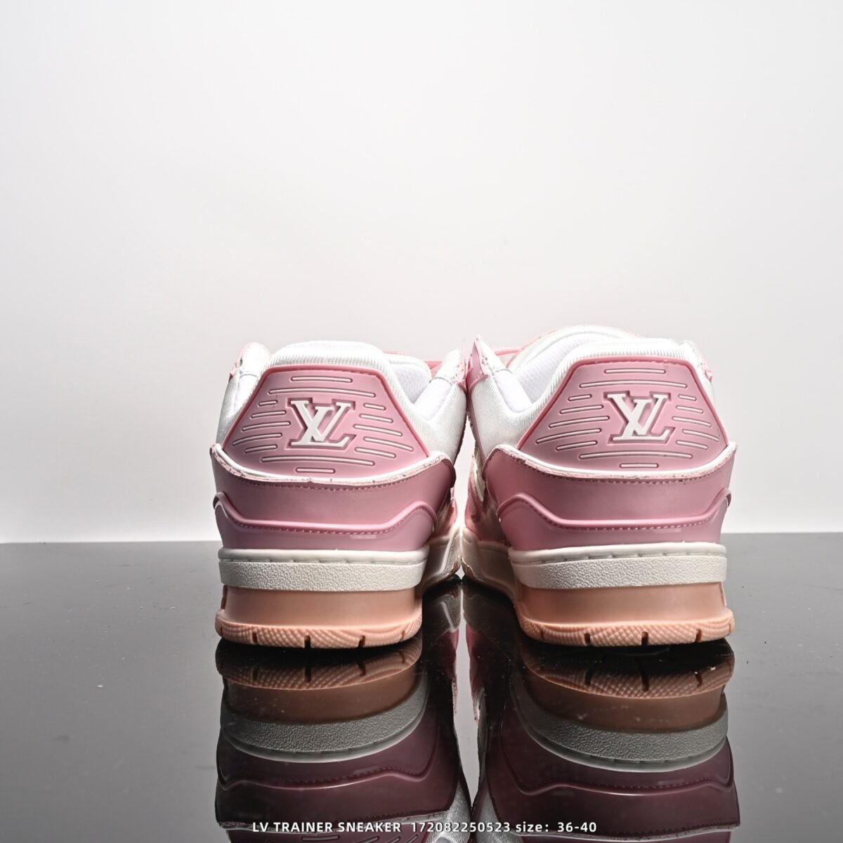 ⁦حذاء Louis Vuitton Trainer⁩ - الصورة ⁦6⁩