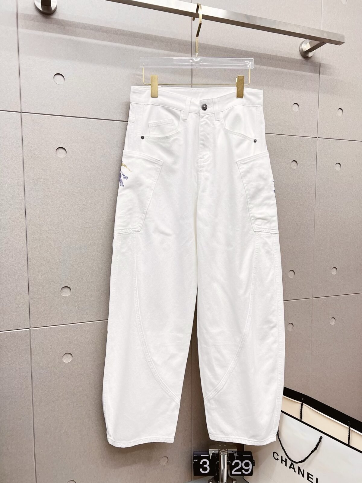 wsxc1748215053470_0 بنطال جينز رجالي أنيق من بربري - الصورة 1