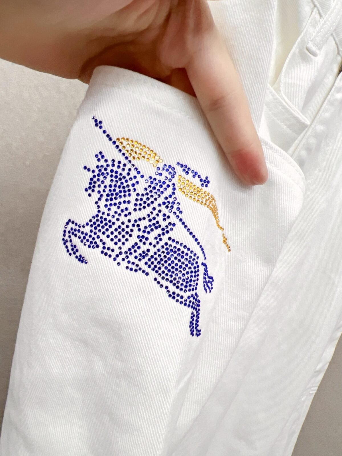 ⁦بنطال جينز رجالي أنيق من بربري⁩ - الصورة ⁦6⁩