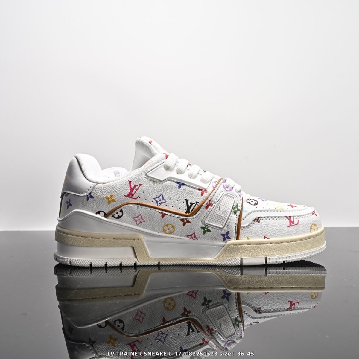 ⁦حذاء Louis Vuitton Trainer⁩ - الصورة ⁦2⁩