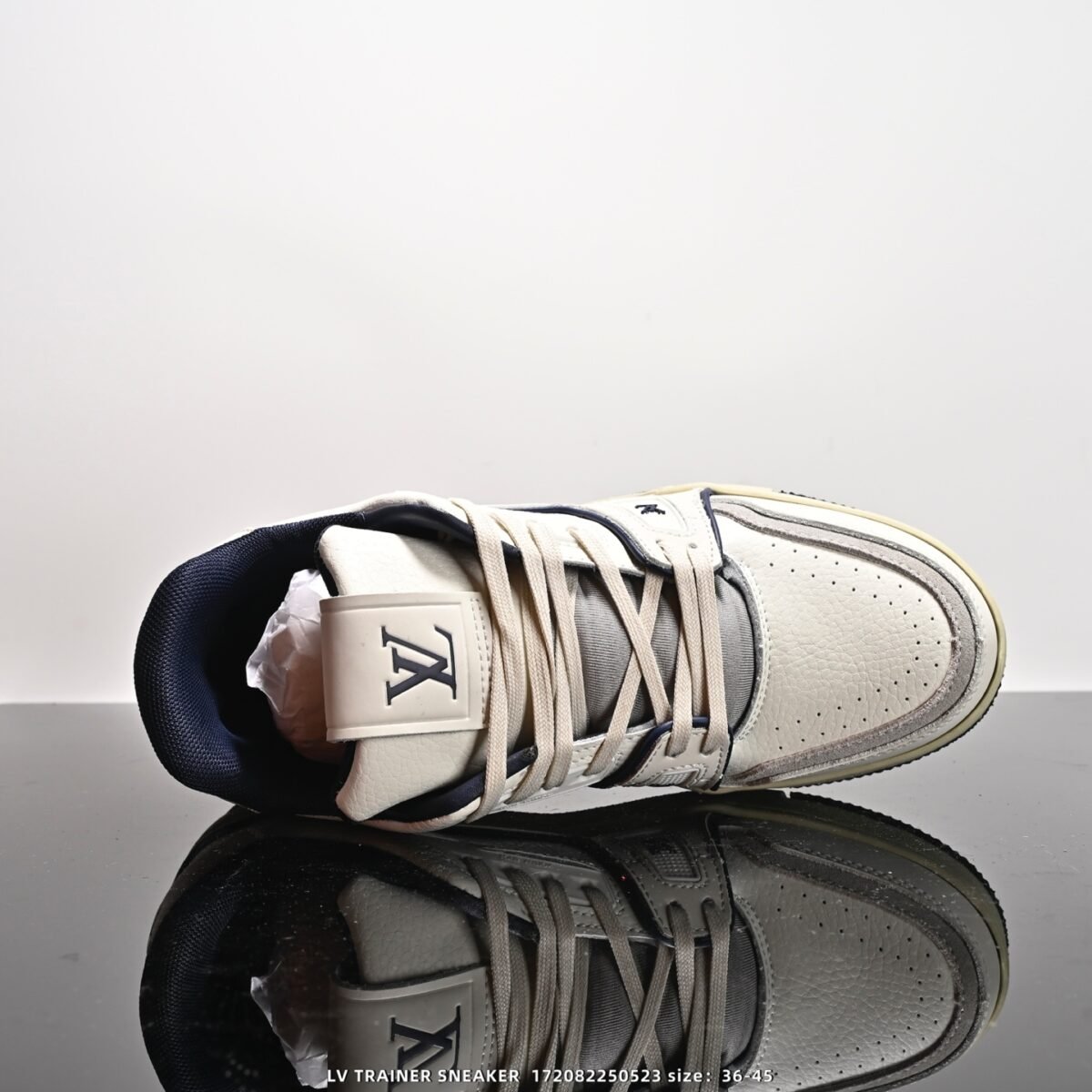 ⁦حذاء Louis Vuitton Trainer⁩ - الصورة ⁦4⁩