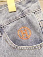 ⁦بنطال جينز رجالي عصري من هيرمس⁩ - الصورة ⁦4⁩