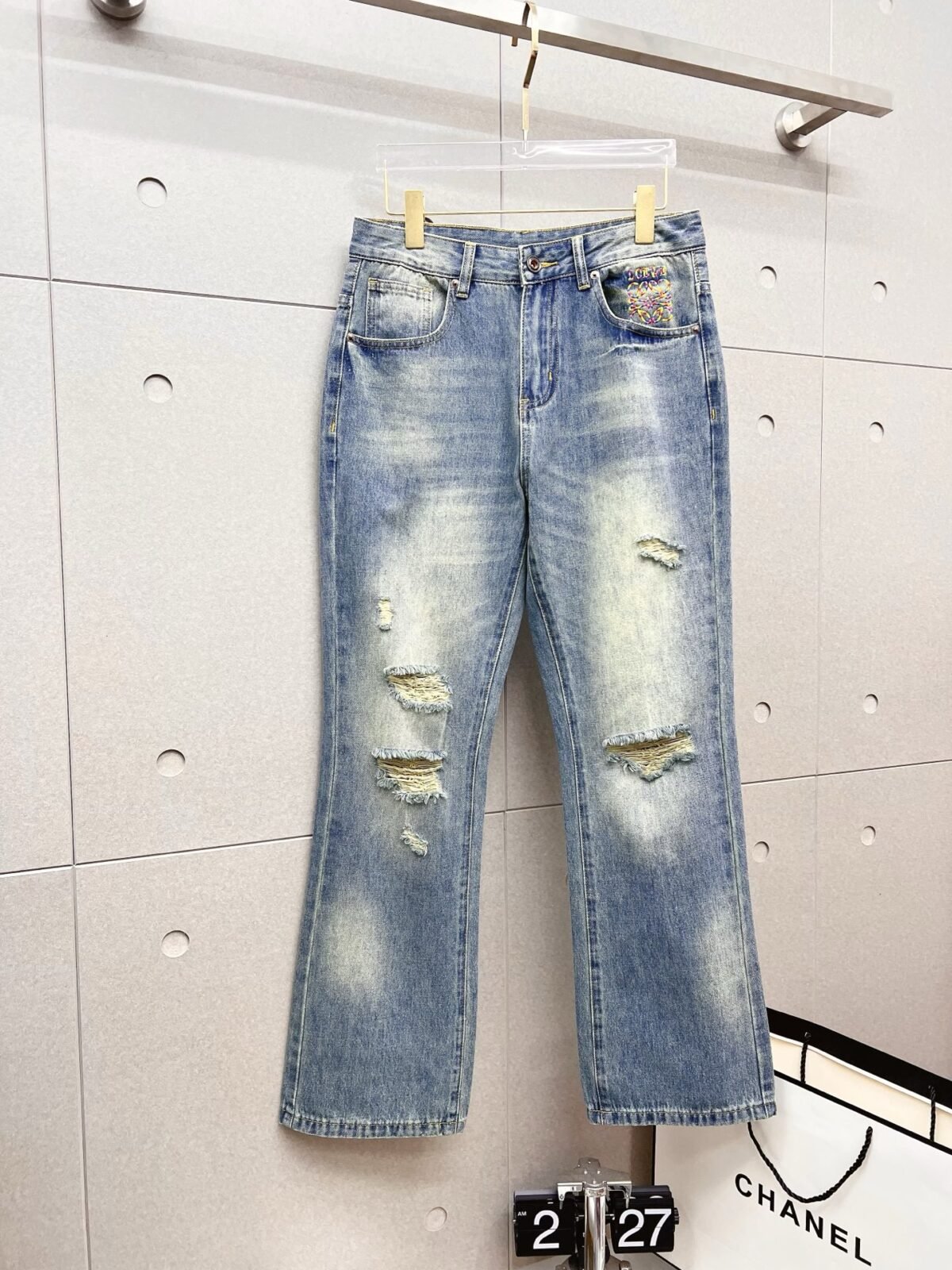 ⁦بنطال جينز رجالي عصري من لويفي⁩ - الصورة ⁦1⁩