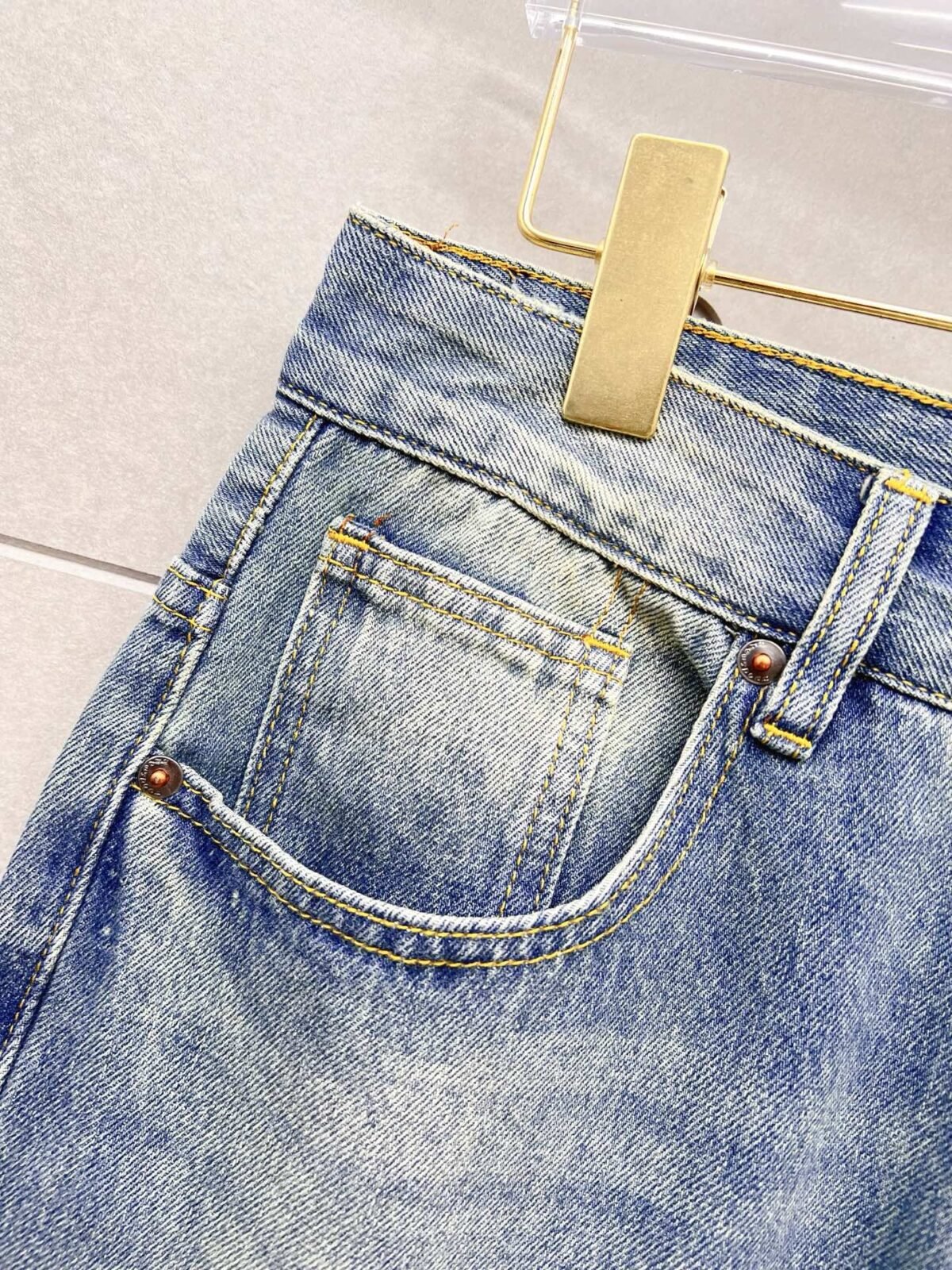 ⁦بنطال جينز رجالي عصري من لويفي⁩ - الصورة ⁦4⁩