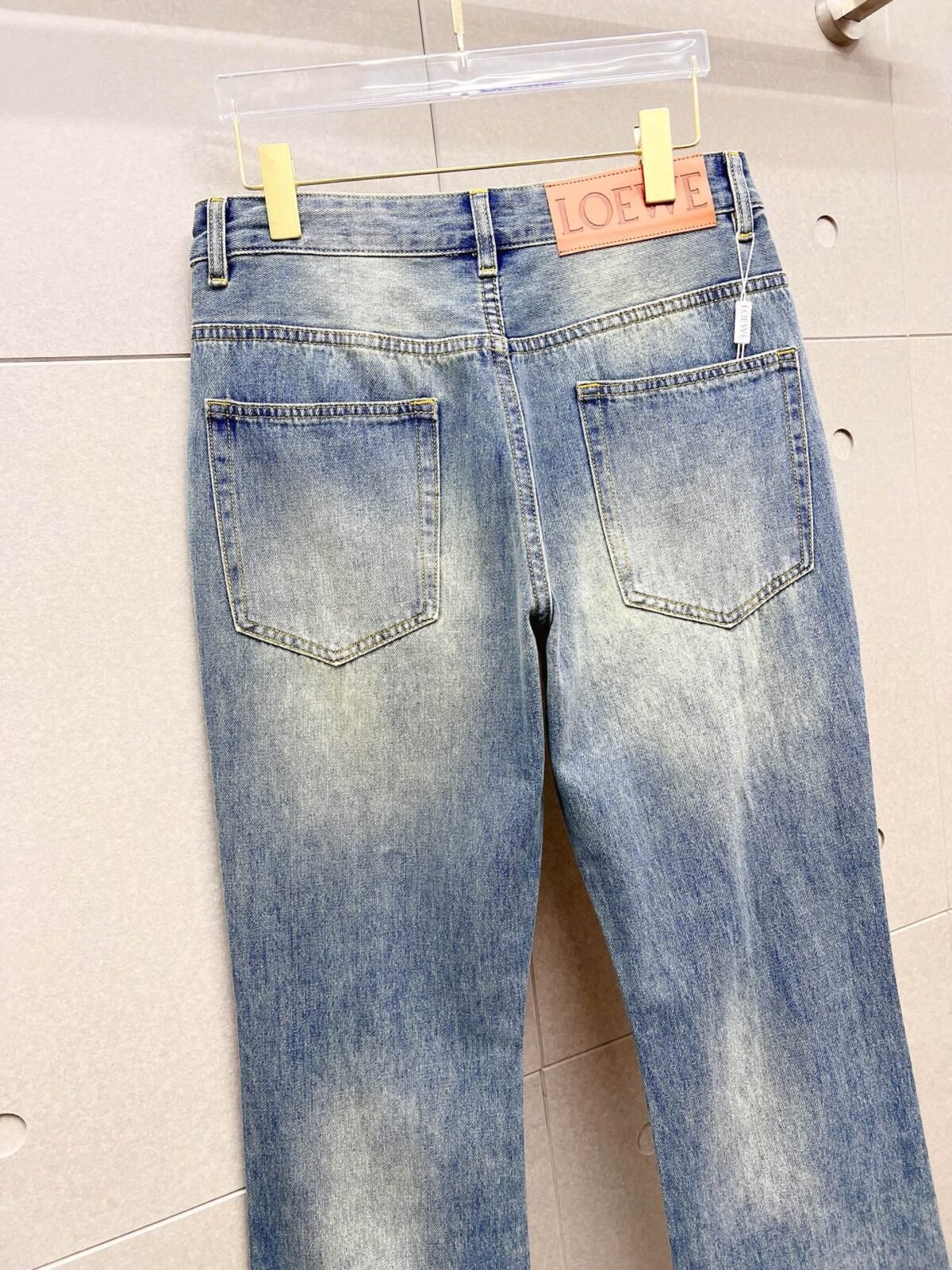 ⁦بنطال جينز رجالي عصري من لويفي⁩ - الصورة ⁦3⁩