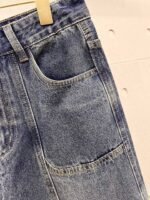 ⁦بنطال جينز رجالي عصري من فيرساتشي⁩ - الصورة ⁦7⁩