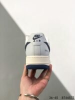 ⁦حذاء Nike Air Force 1 x Louis Vuitton⁩ - الصورة ⁦7⁩