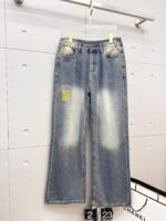 بنطال جينز رجالي عصري من بربري