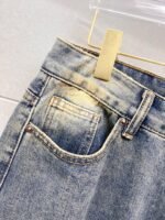 ⁦بنطال جينز رجالي عصري من بربري⁩ - الصورة ⁦5⁩